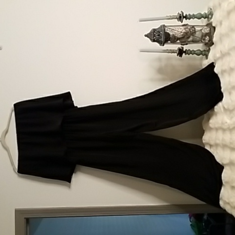 Elegant Black Off-Shoulder Jumper w/ pockets